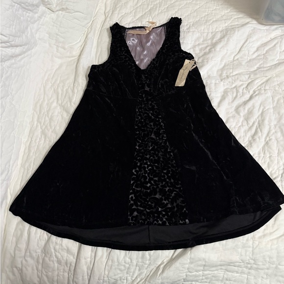 Mystree Black Velvet Devore Burnout Floral Sleeveless Tunic Top - Picture 5 of 11